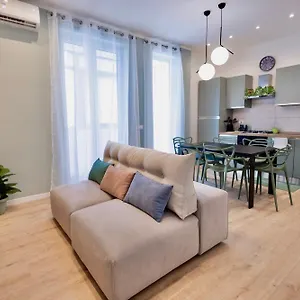 https://apt-politeama-charming.palermohotels.org